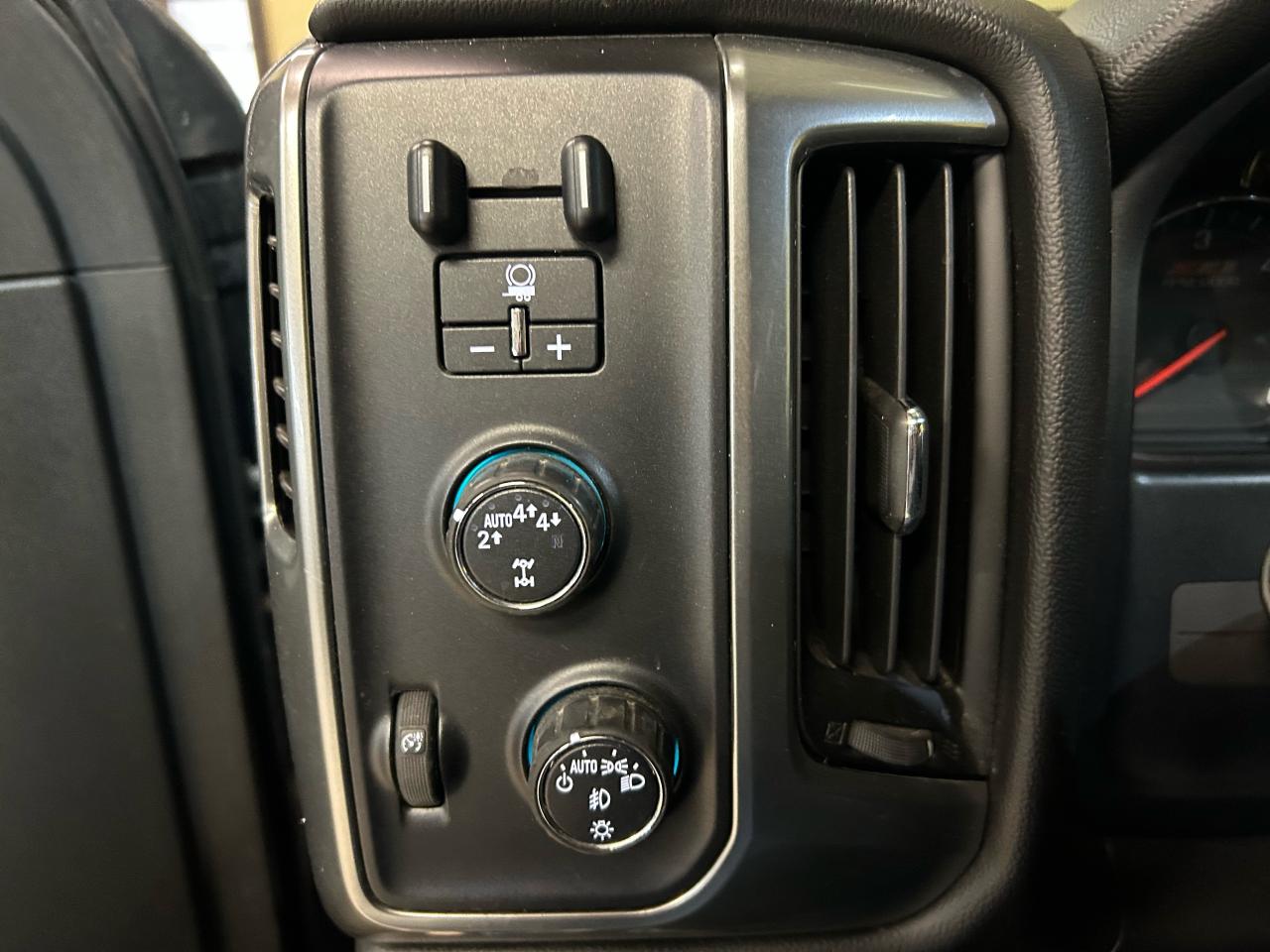 2017 Chevrolet Silverado 1500 LT - Photo #11