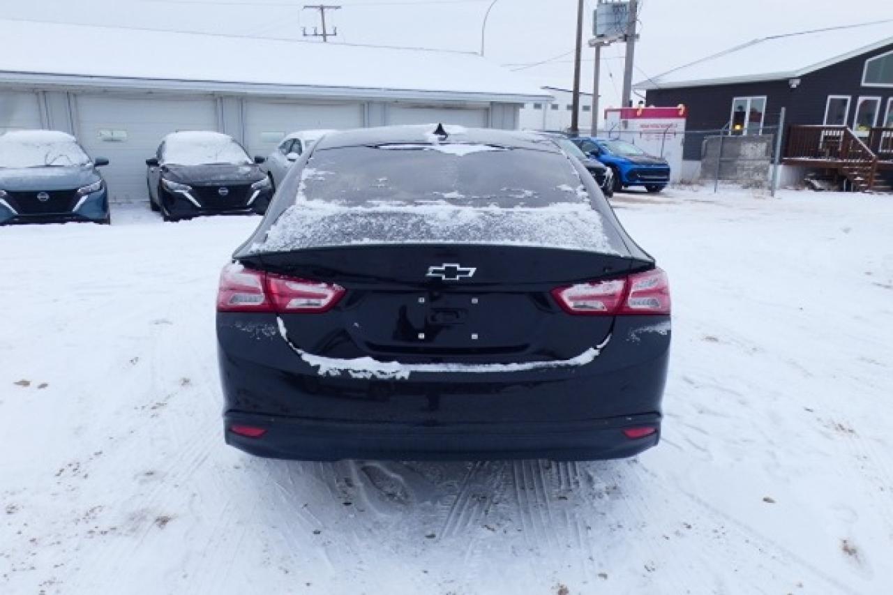 2024 Chevrolet Malibu LT w/Htd cloth, BUC - Photo #7