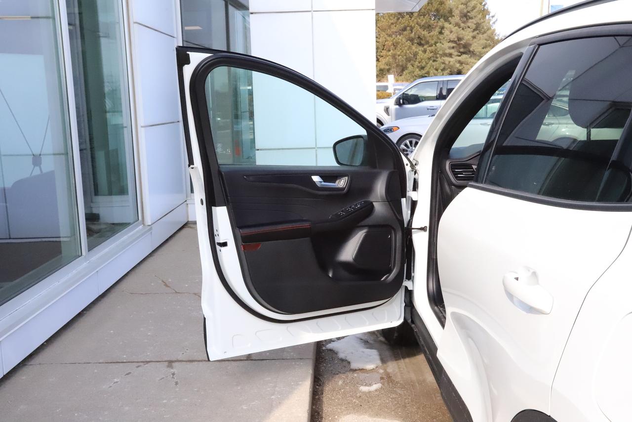 2025 Ford Escape ST-Line AWD Photo