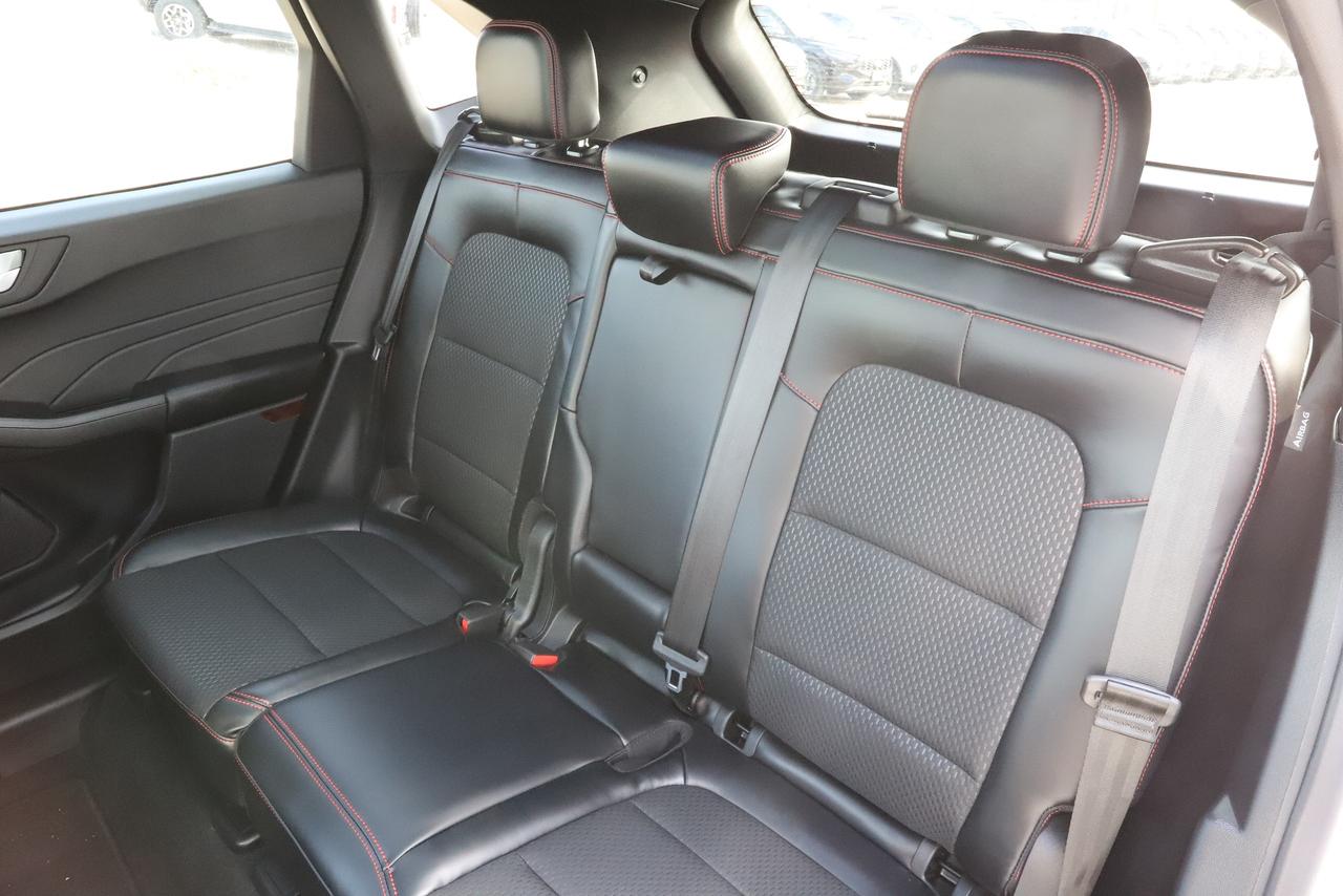 2025 Ford Escape ST-Line AWD Photo