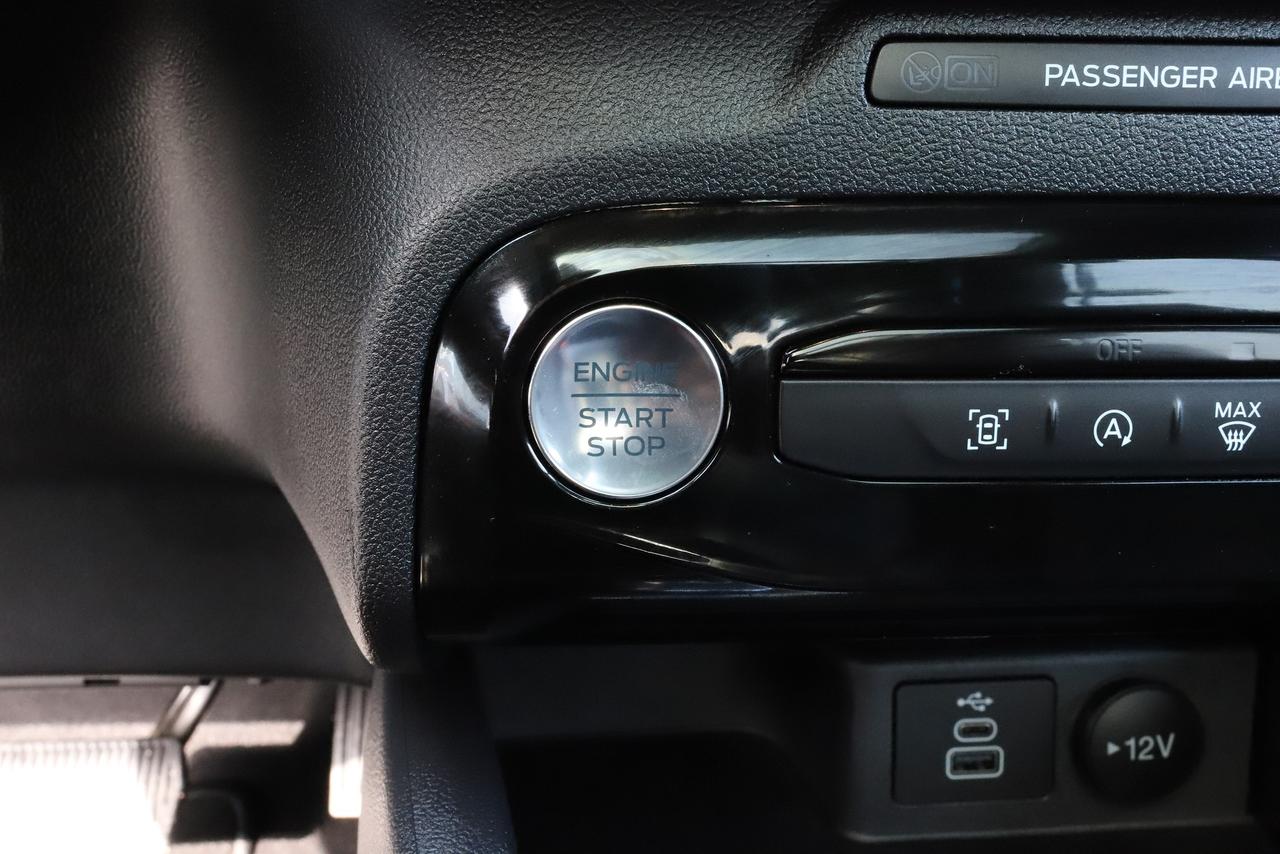 2025 Ford Escape ST-Line AWD Photo