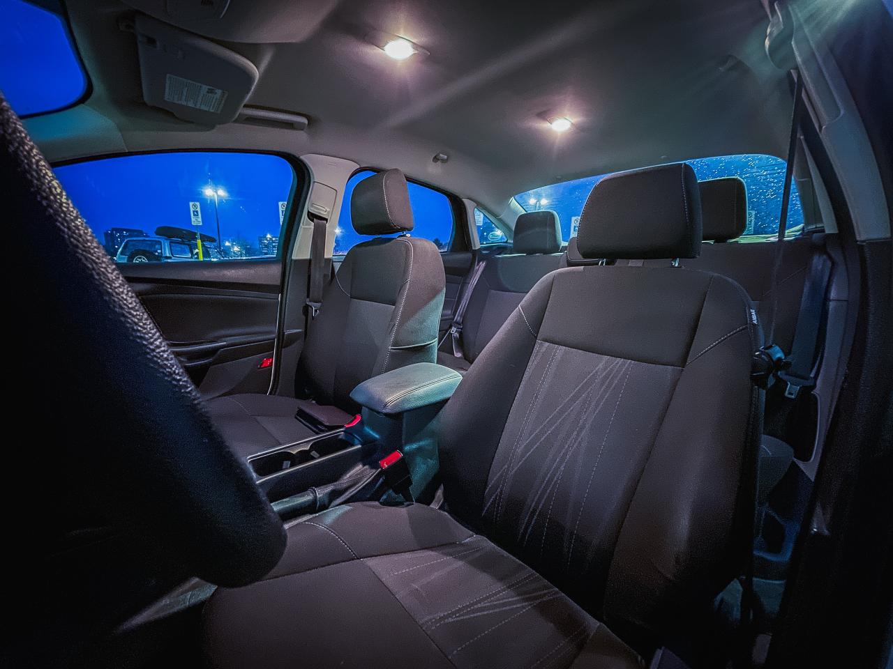 2017 Ford Focus SE | ONE OWNER | LOW KMS | CLEAN CARFAX | - Photo #8