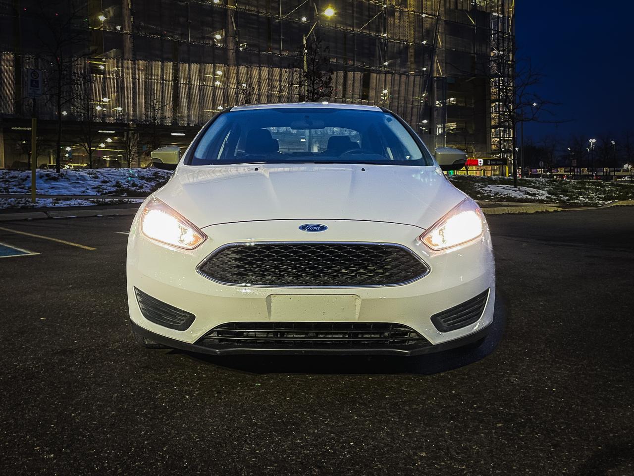 2017 Ford Focus SE | ONE OWNER | LOW KMS | CLEAN CARFAX | - Photo #2
