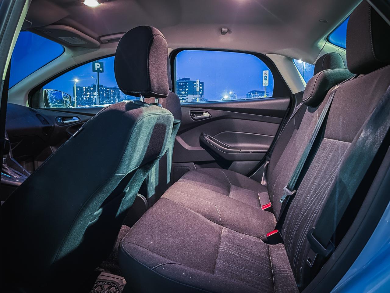 2017 Ford Focus SE | ONE OWNER | LOW KMS | CLEAN CARFAX | - Photo #9