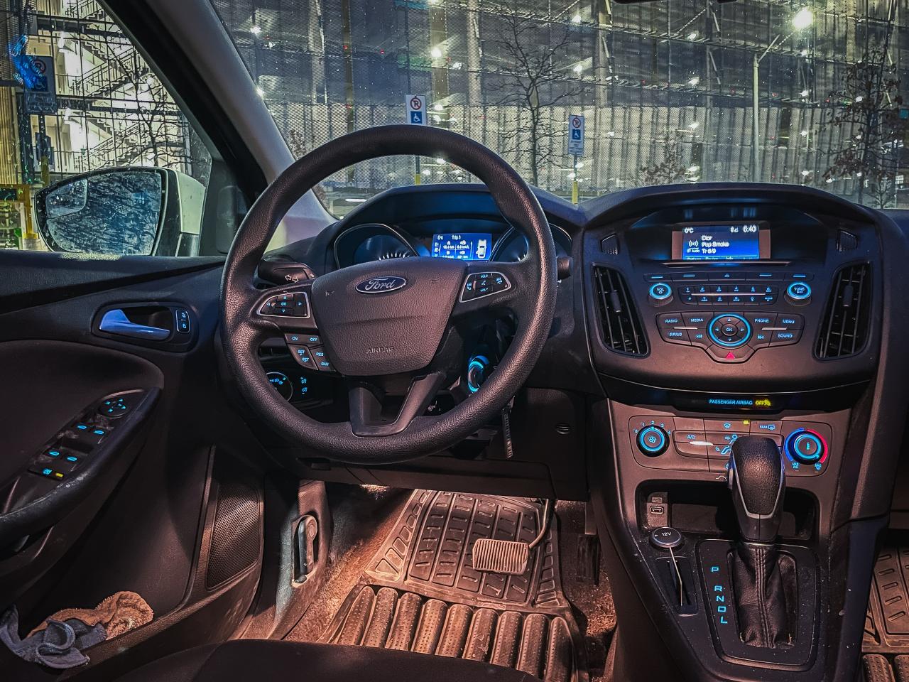 2017 Ford Focus SE | ONE OWNER | LOW KMS | CLEAN CARFAX | - Photo #10