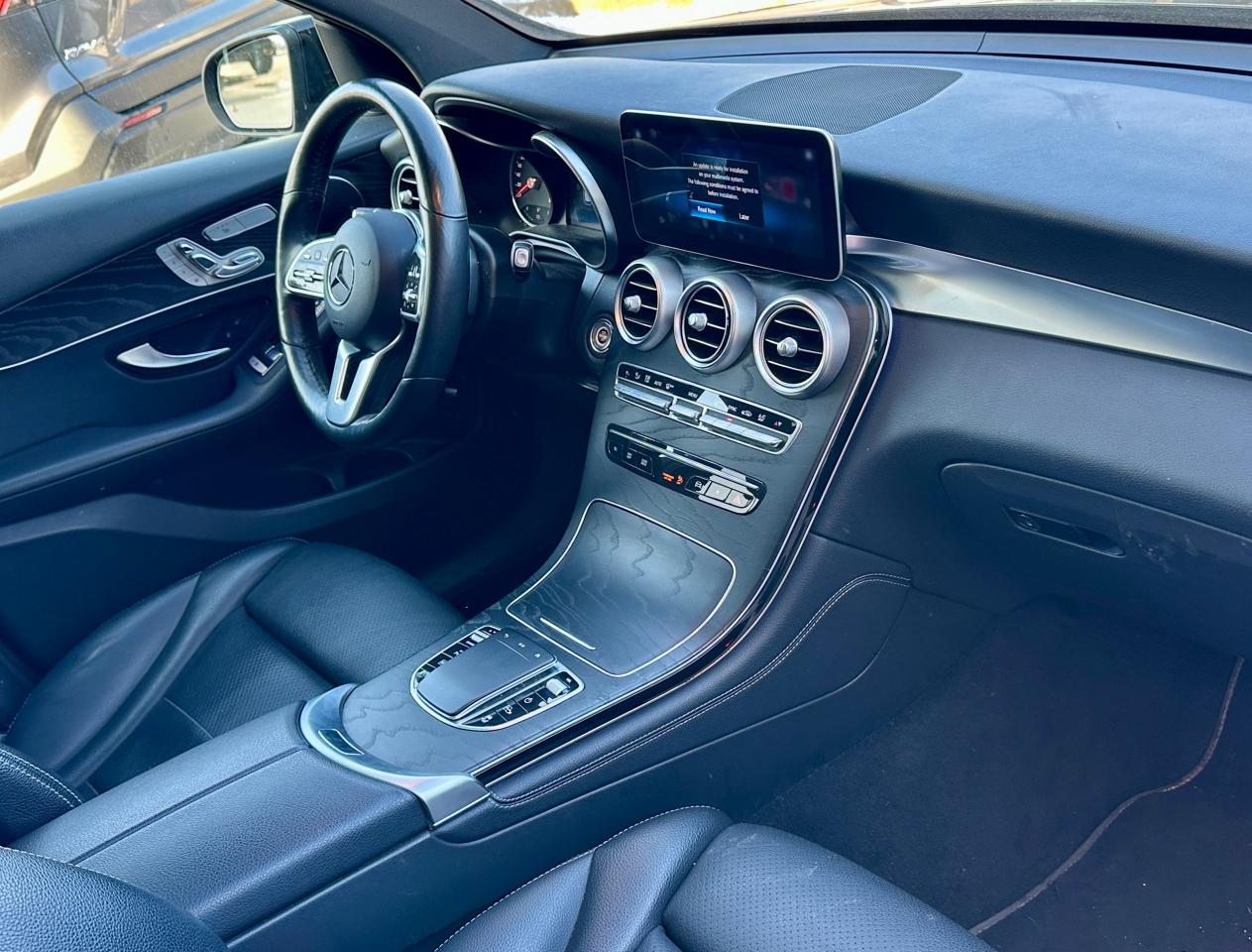 2021 Mercedes-Benz GLC-Class GLC 300 | PREMIUM PLUS NIGHT PACKAGE | LOW KMS | Photo