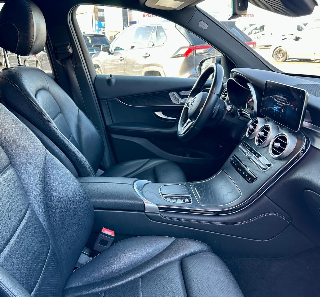 2021 Mercedes-Benz GLC-Class GLC 300 | PREMIUM PLUS NIGHT PACKAGE | LOW KMS | Photo