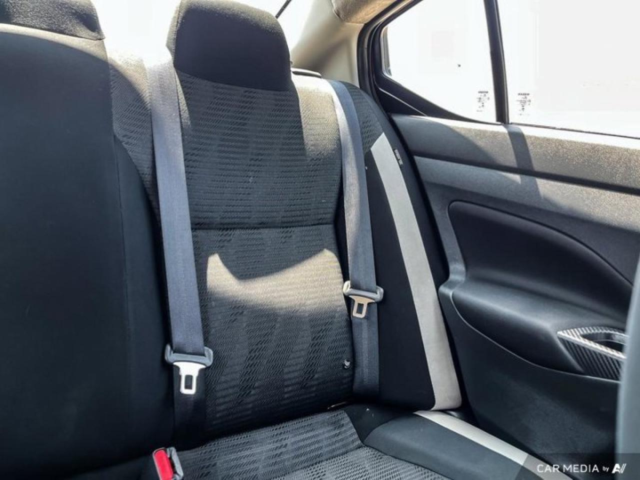 2021 Nissan Versa SV  | Heated Seats | Apple CarPlay | Android Auto | Rear Camera | Alloy Wheels & More ! Photo