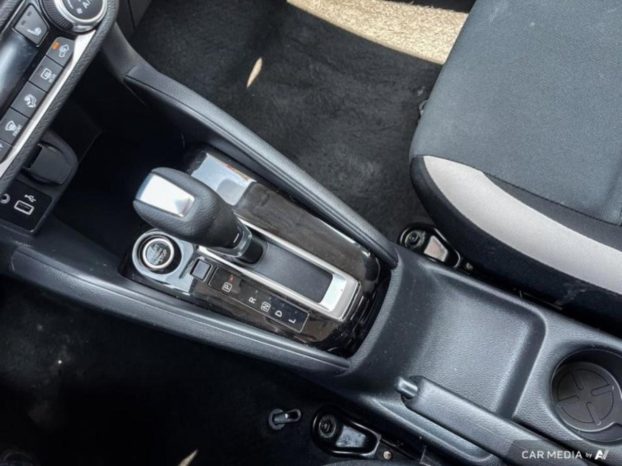 2021 Nissan Versa SV  | Heated Seats | Apple CarPlay | Android Auto | Rear Camera | Alloy Wheels & More ! Photo