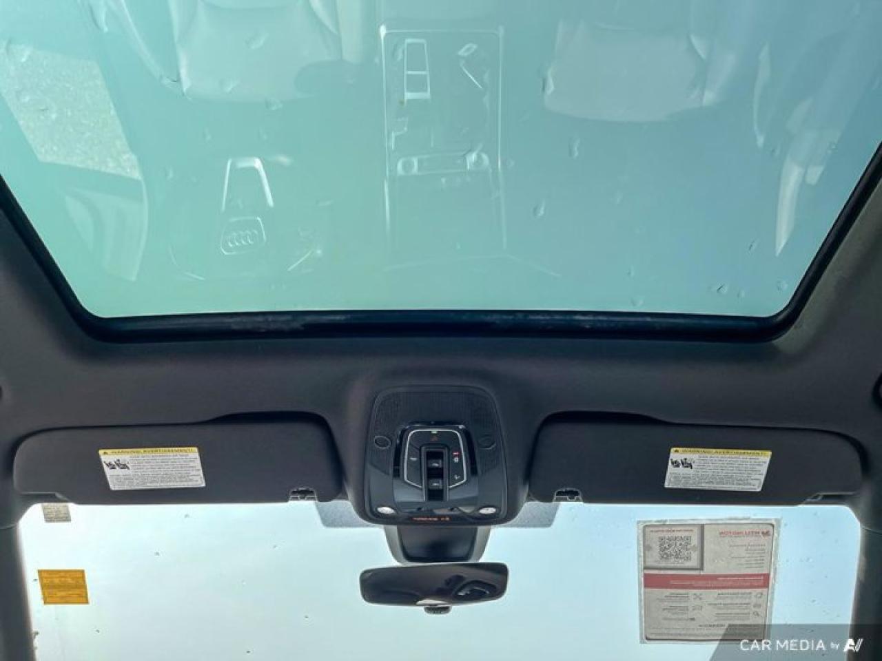 2022 Audi Q7 Komfort 45 Quattro | 7 Pass | Panoramic Sunroof | Nav | Leather | Heated Seats | Rear Cam & More ! Photo