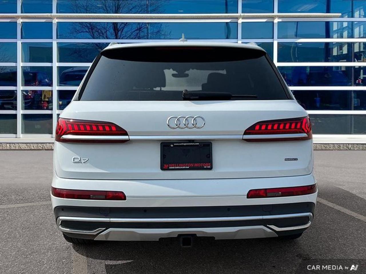 2022 Audi Q7 Komfort 45 Quattro | 7 Pass | Panoramic Sunroof | Nav | Leather | Heated Seats | Rear Cam & More ! Photo3