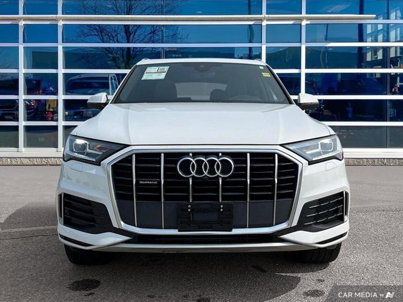 2022 Audi Q7 Komfort 45 Quattro | 7 Pass | Panoramic Sunroof | Nav | Leather | Heated Seats | Rear Cam & More ! Photo