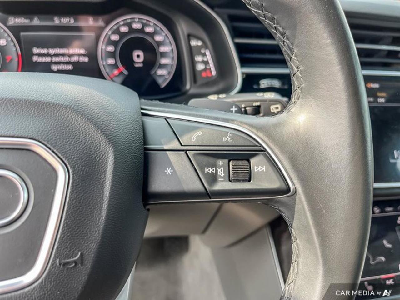 2022 Audi Q7 Komfort 45 Quattro | 7 Pass | Panoramic Sunroof | Nav | Leather | Heated Seats | Rear Cam & More ! Photo