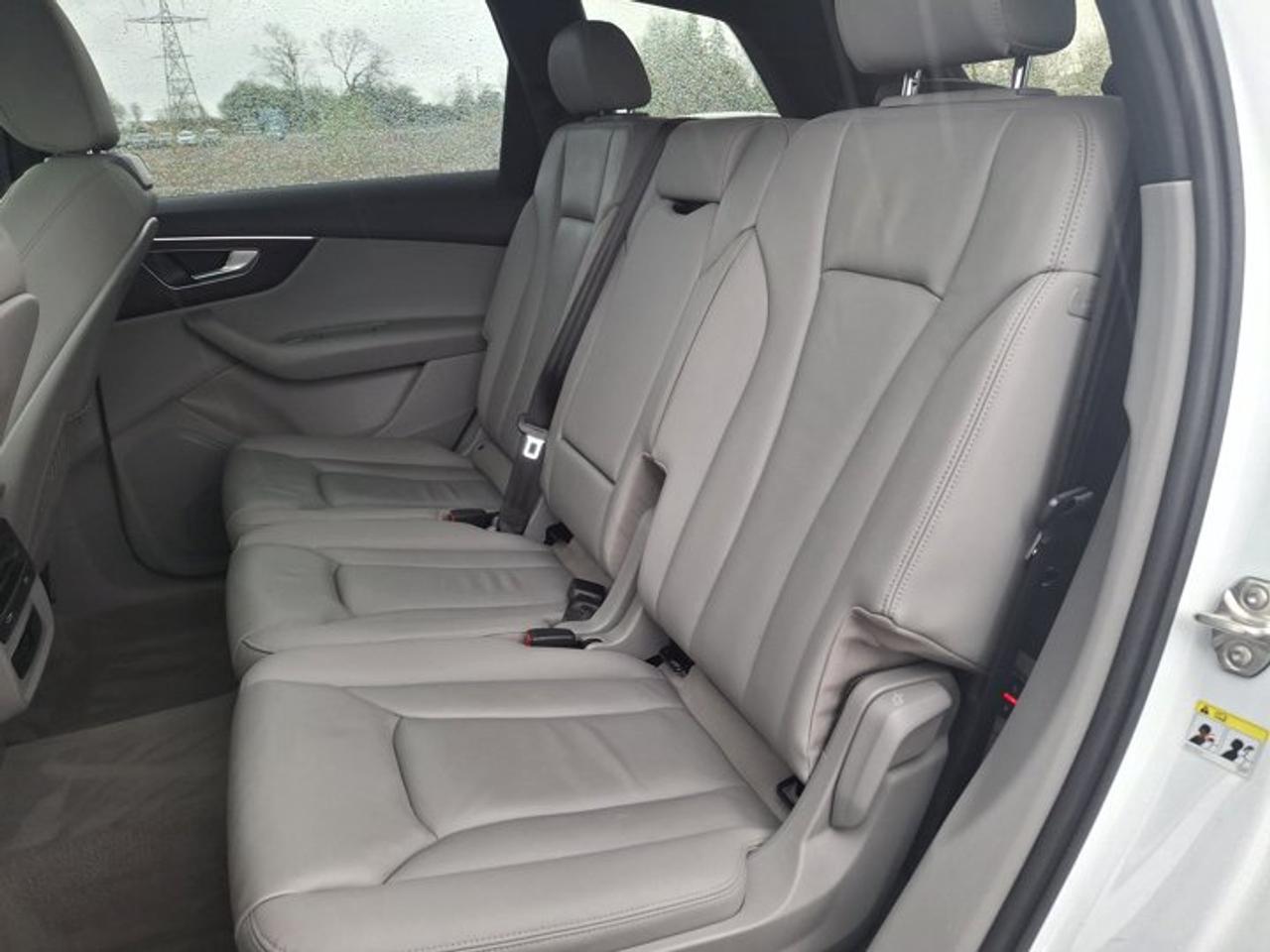 2022 Audi Q7 Komfort 45 Quattro | 7 Pass | Panoramic Sunroof | Nav | Leather | Heated Seats | Rear Cam & More ! Photo