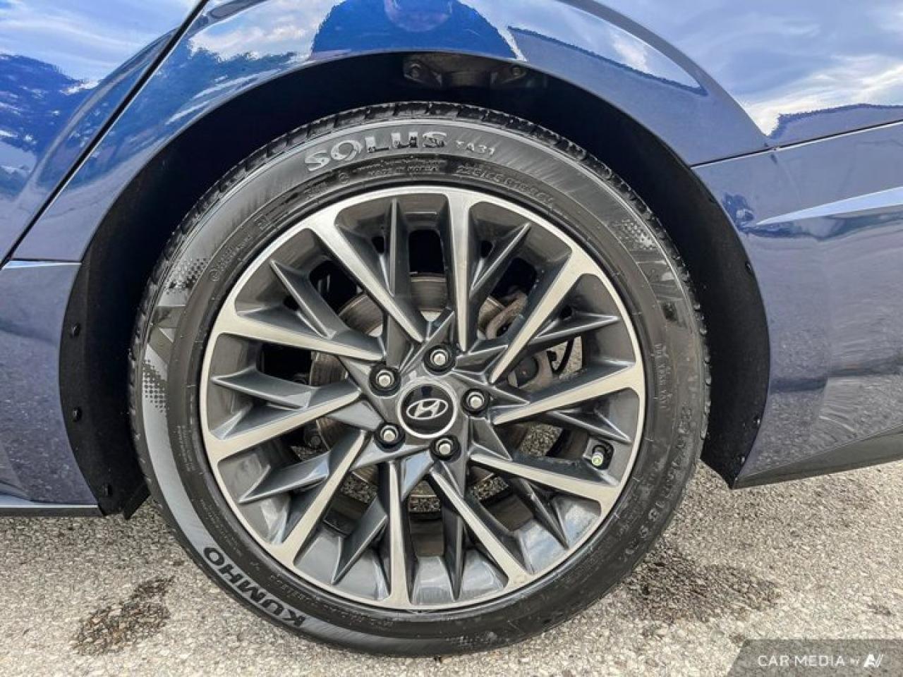 2021 Hyundai Sonata Luxury 1.6T | Leather | Sunroof | Nav | 360 Camera | Bose | Cooled + Heated Seats | and More ! Photo