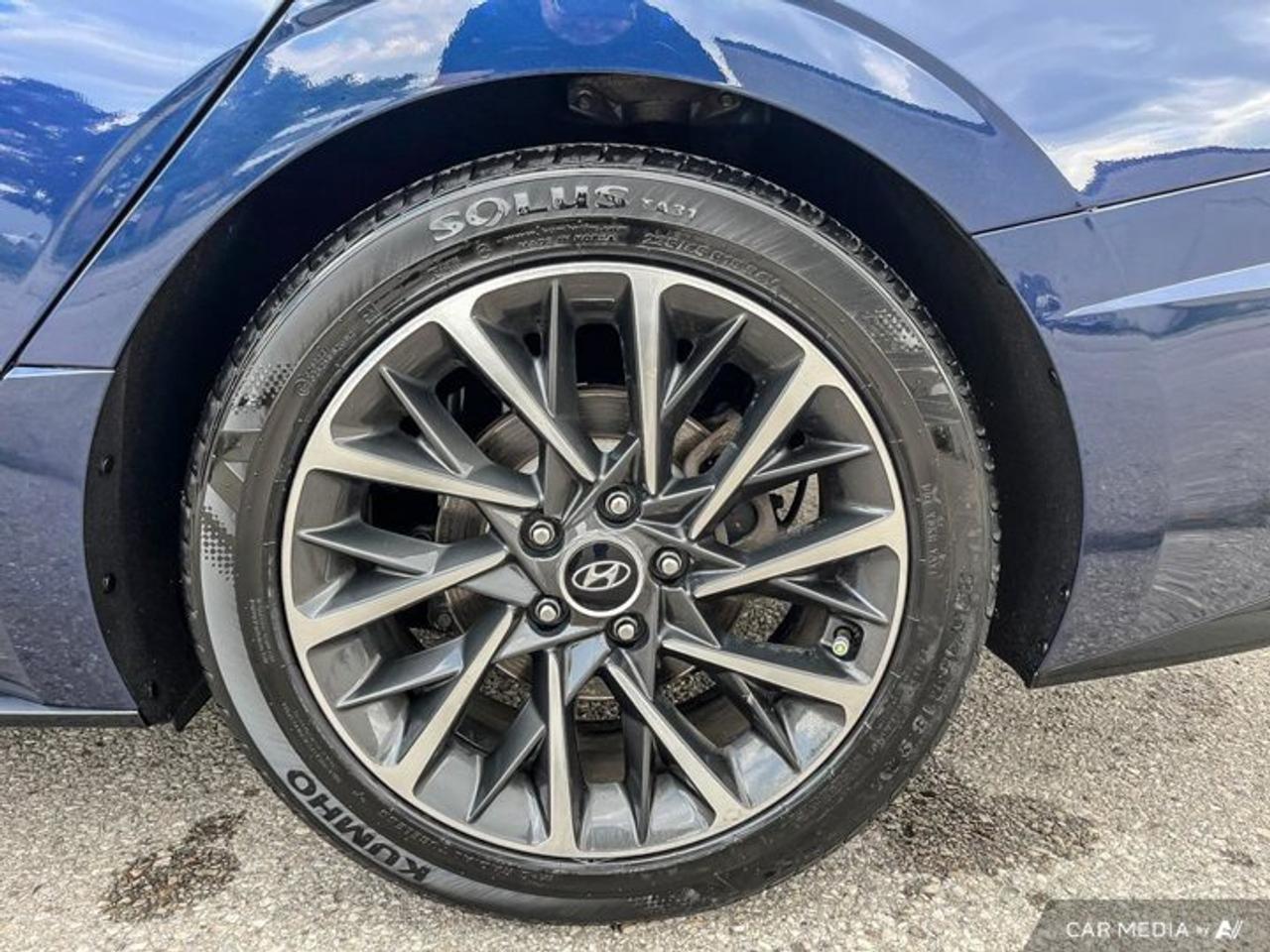 2021 Hyundai Sonata Luxury 1.6T | Leather | Sunroof | Nav | 360 Camera | Bose | Cooled + Heated Seats | and More ! Photo