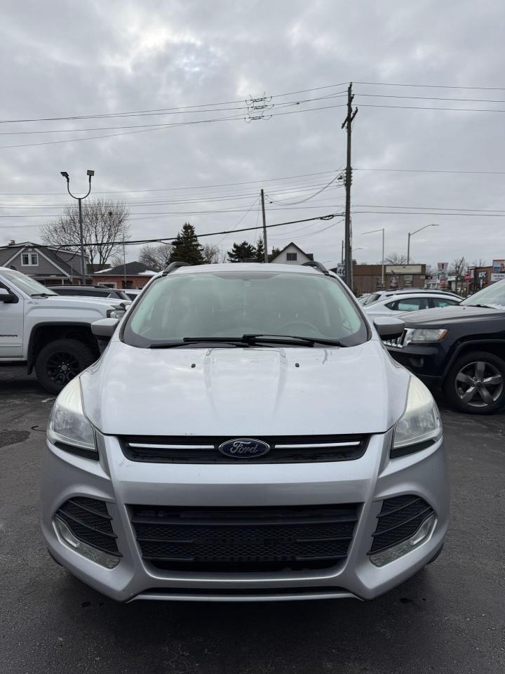 2015 Ford Escape FWD SE | CERTIFIED | NO ACCIDENTS - Photo #2