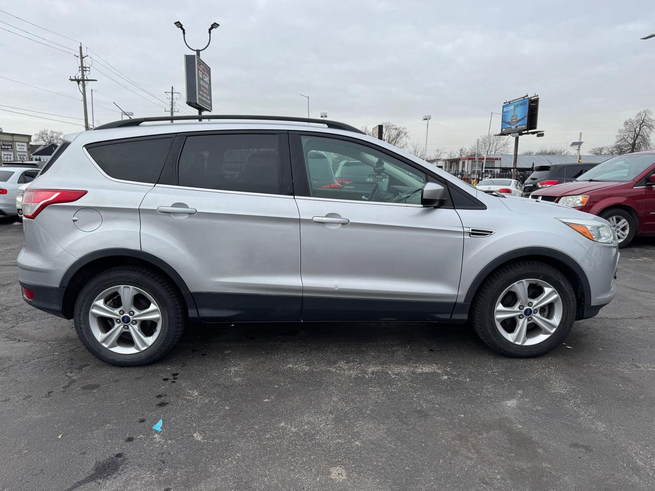 2015 Ford Escape FWD SE | CERTIFIED | NO ACCIDENTS - Photo #4