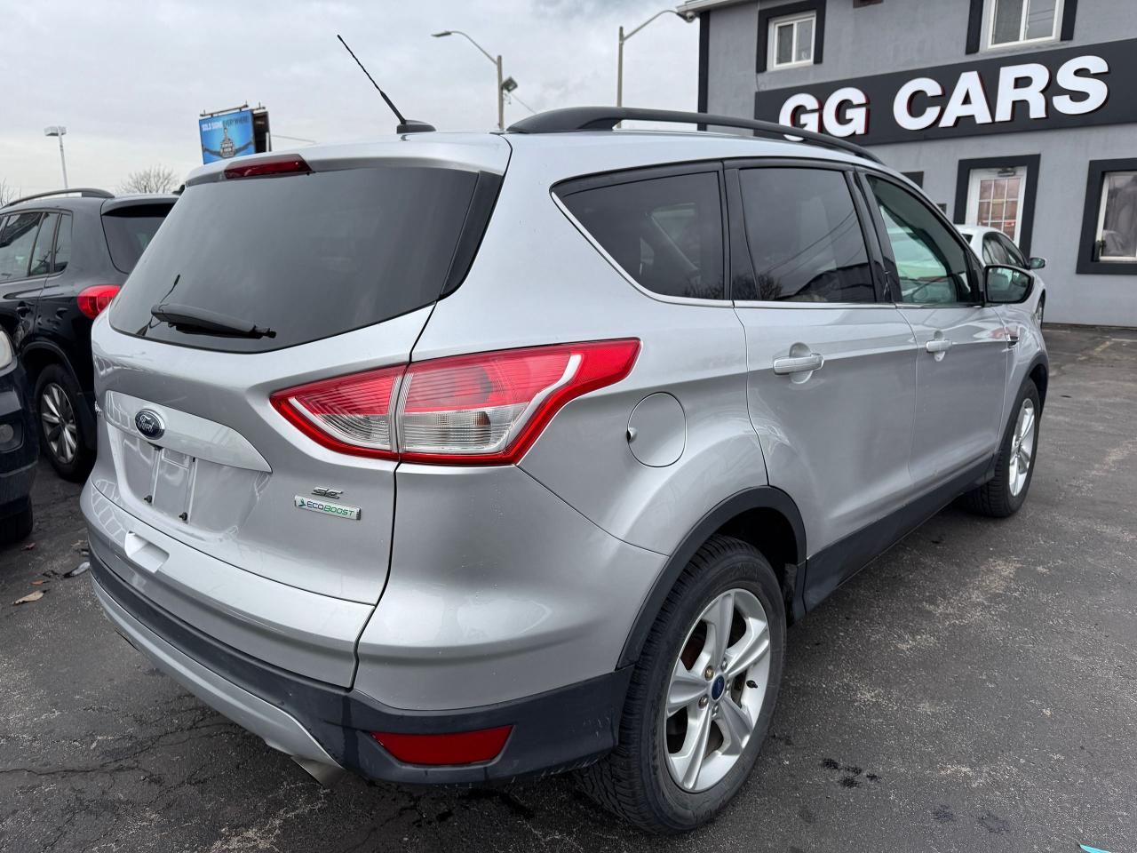 2015 Ford Escape FWD SE | CERTIFIED | NO ACCIDENTS - Photo #5