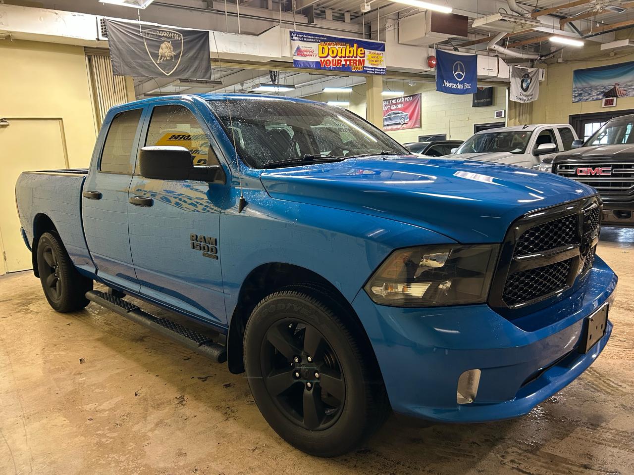2021 RAM 1500 Classic EXPRESS Photo4