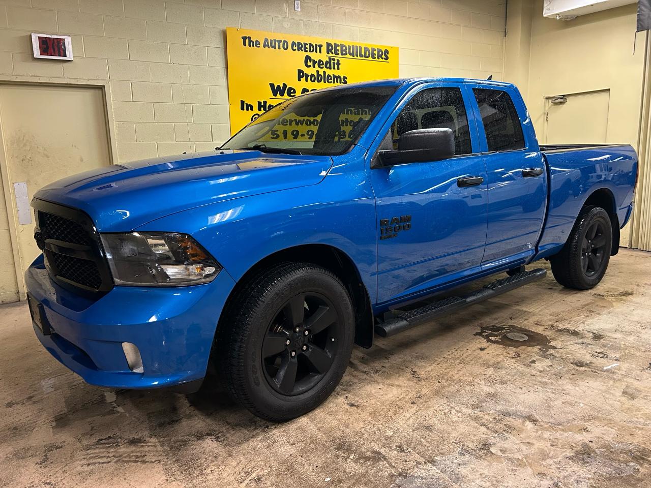 2021 RAM 1500 Classic EXPRESS Photo3