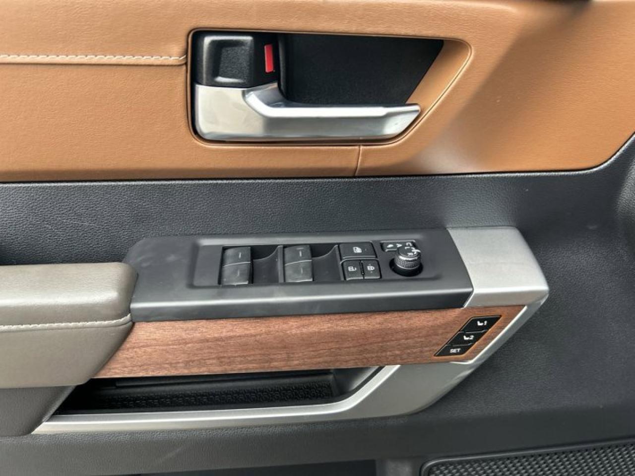 2022 Toyota Tundra Platinum Crew 4x4 Leather Seats | Heated Seats | 360 Camera Photo