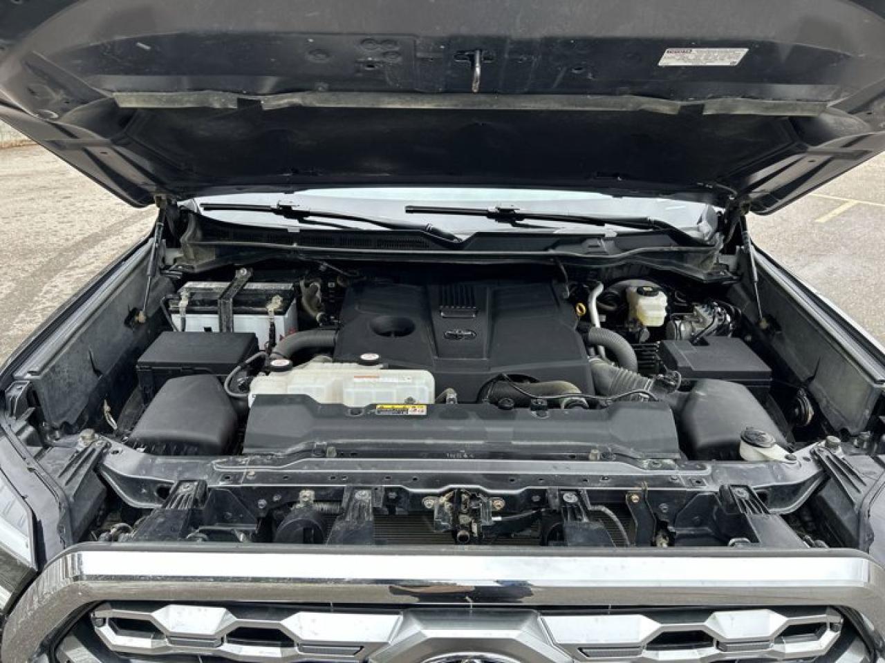 2022 Toyota Tundra Platinum Crew 4x4 Leather Seats | Heated Seats | 360 Camera Photo