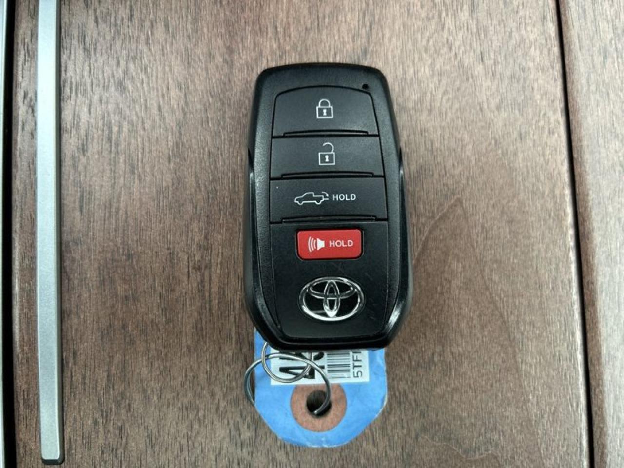 2022 Toyota Tundra Platinum Crew 4x4 Leather Seats | Heated Seats | 360 Camera Photo