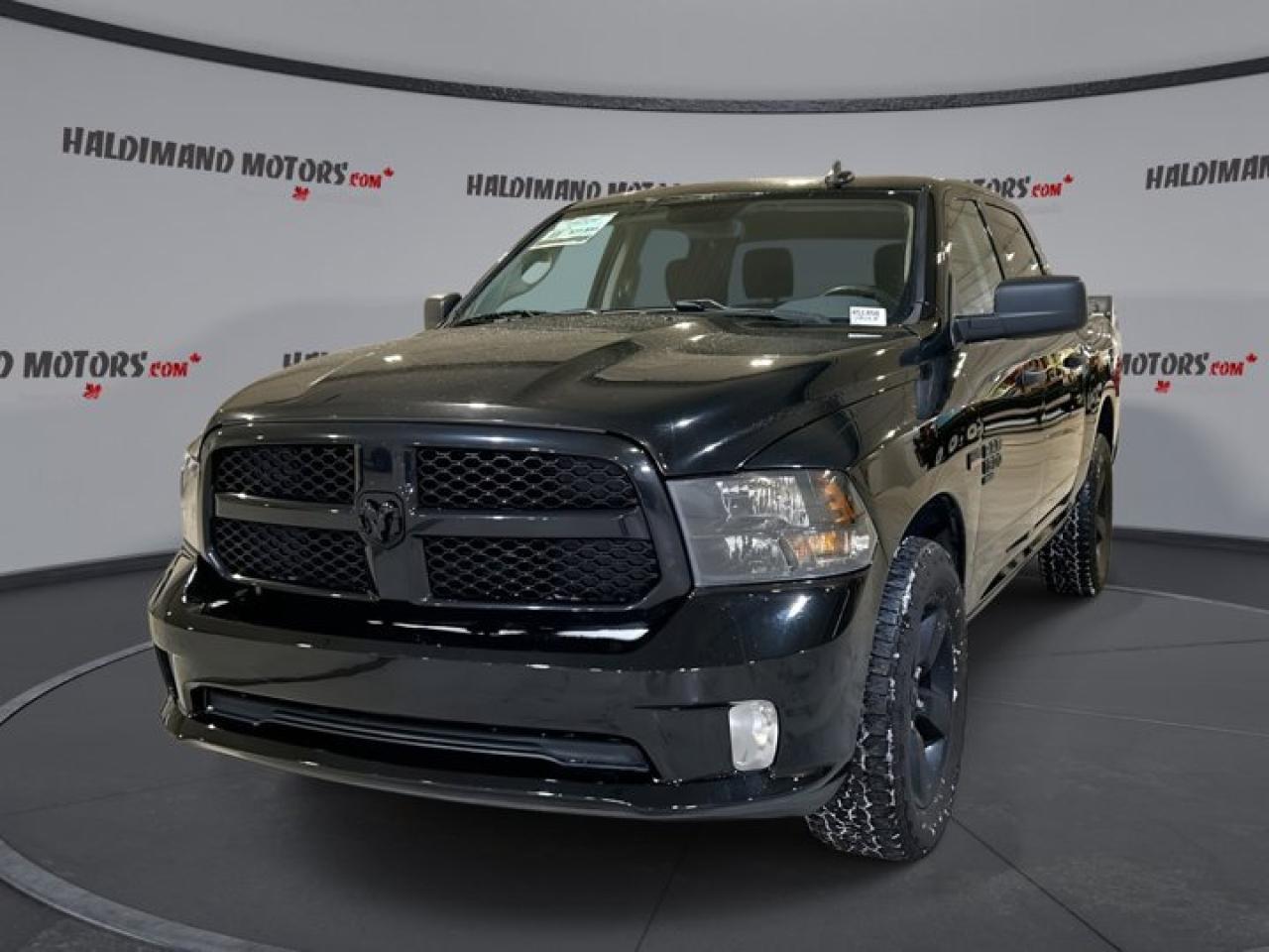 2019 RAM 1500 Classic Express Crew 4x4 Night Edition Photo0