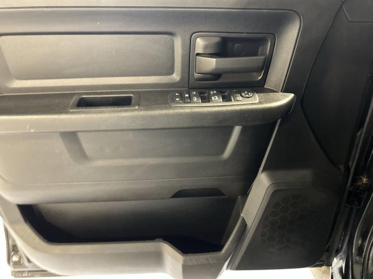 2019 RAM 1500 Classic Express Crew 4x4 Night Edition Photo