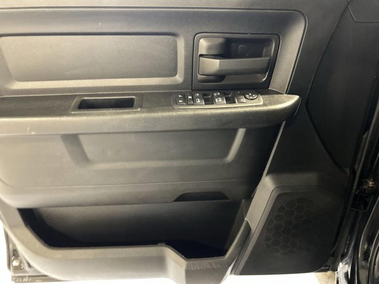 2019 RAM 1500 Classic Express Crew Cab 5'7 Box 4x4 Photo