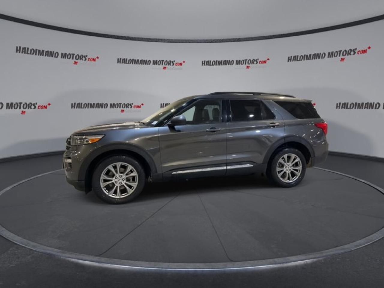 2020 Ford Explorer XLT 4WD Leather Seats | Heated Seats | Panoramic Roof Photo3