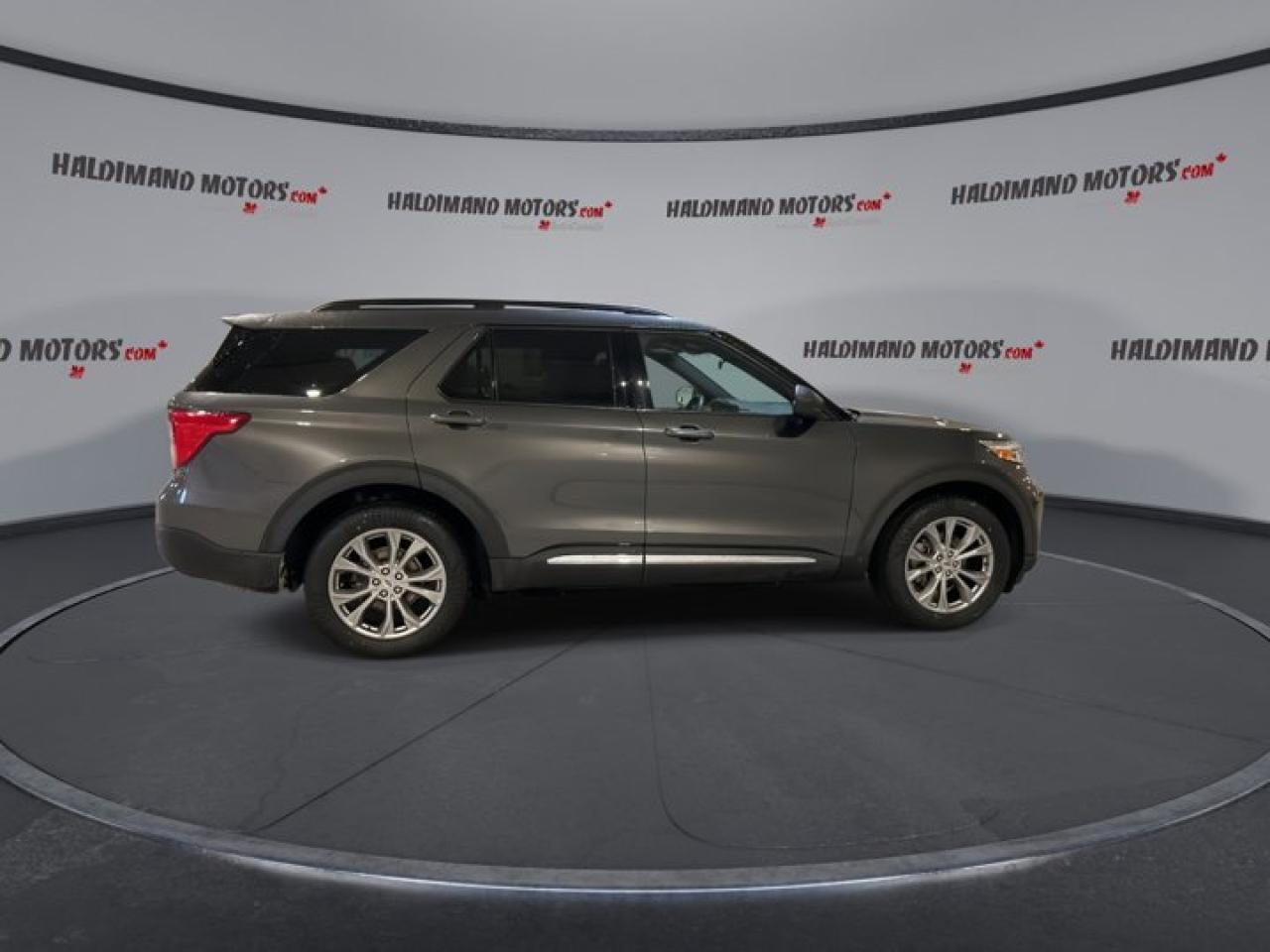 2020 Ford Explorer XLT 4WD Leather Seats | Heated Seats | Panoramic Roof Photo