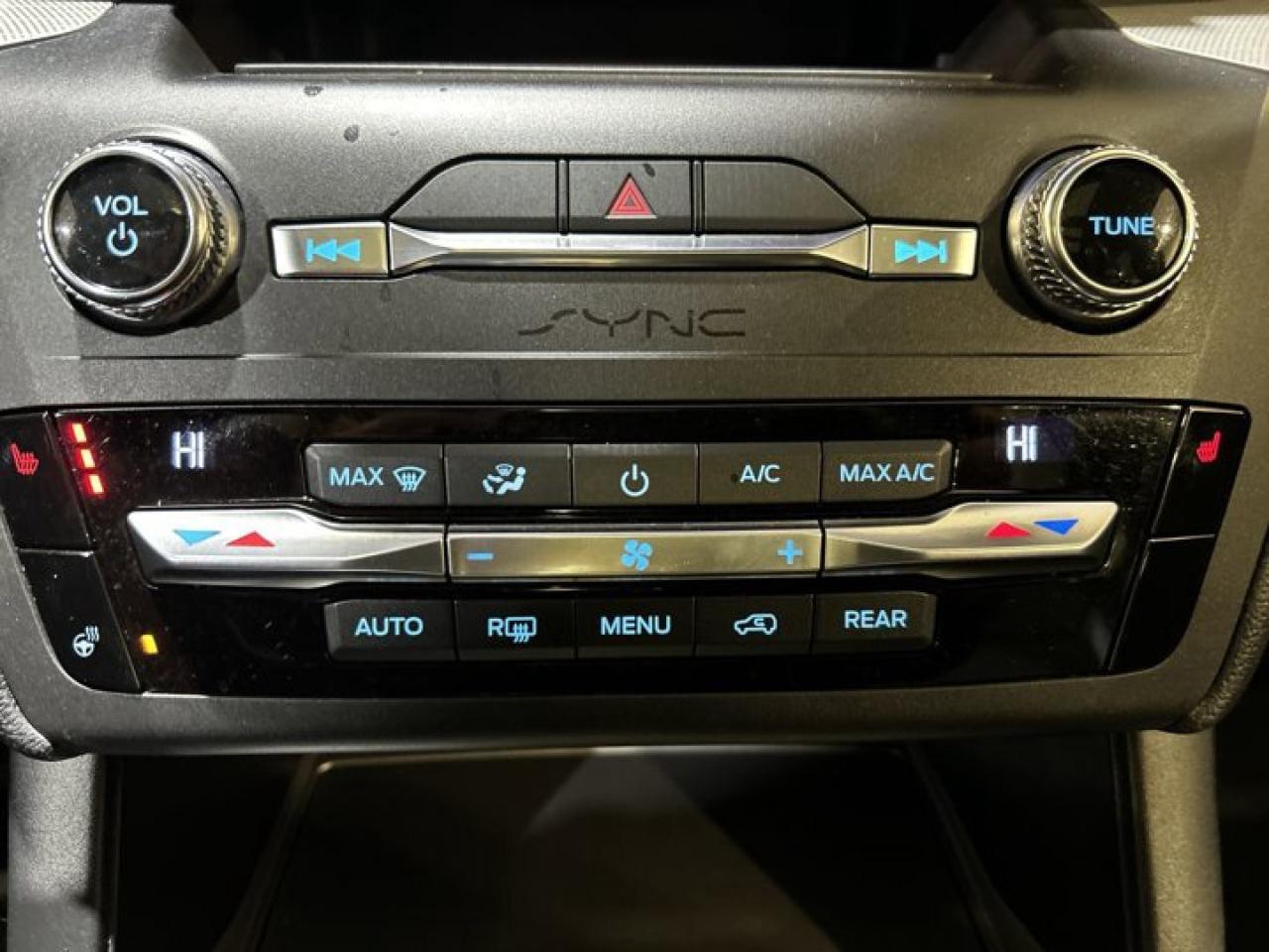 2020 Ford Explorer XLT 4WD Leather Seats | Heated Seats | Panoramic Roof Photo