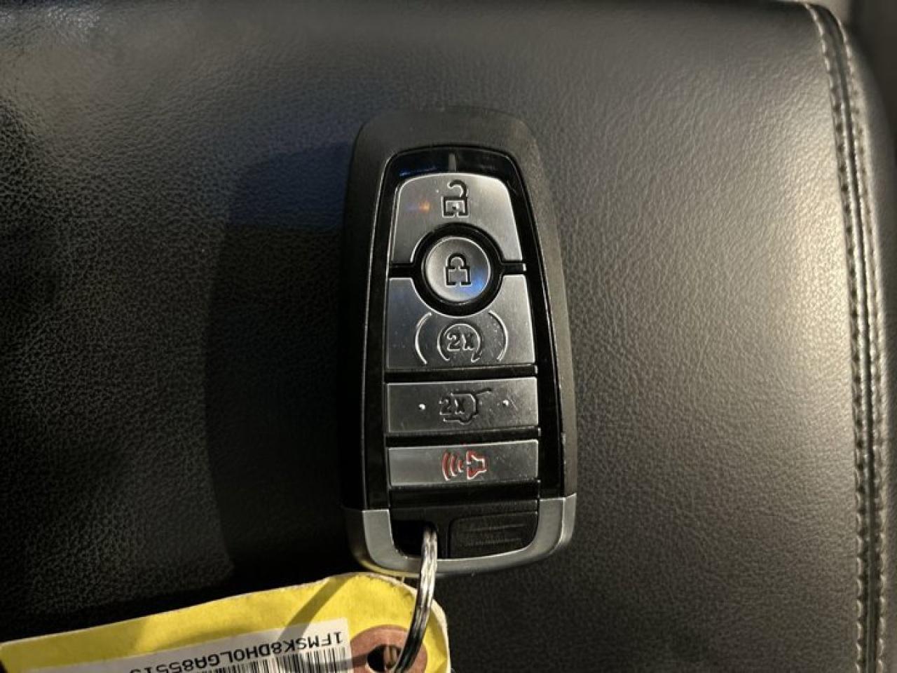 2020 Ford Explorer XLT 4WD Leather Seats | Heated Seats | Panoramic Roof Photo