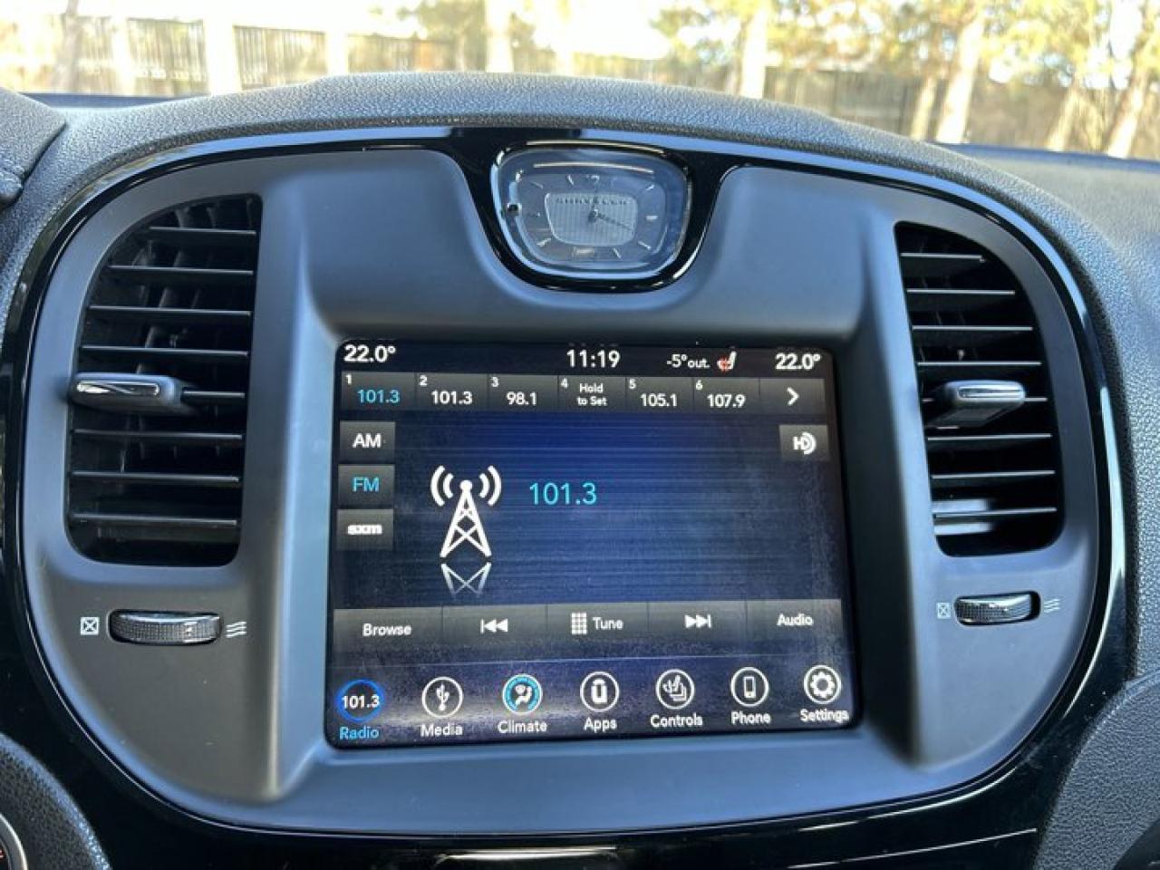 2018 Chrysler 300 S Photo