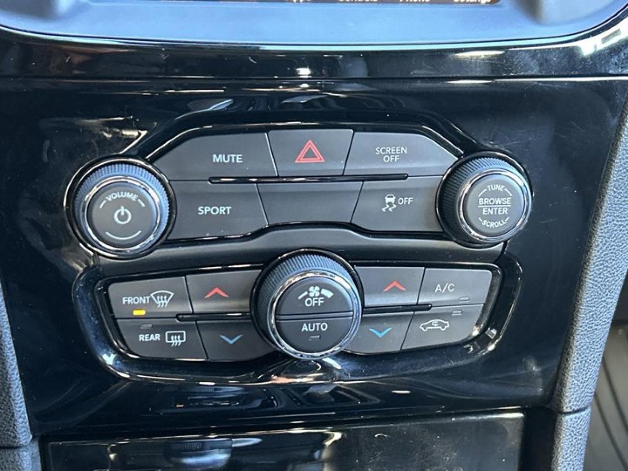 2018 Chrysler 300 S Photo