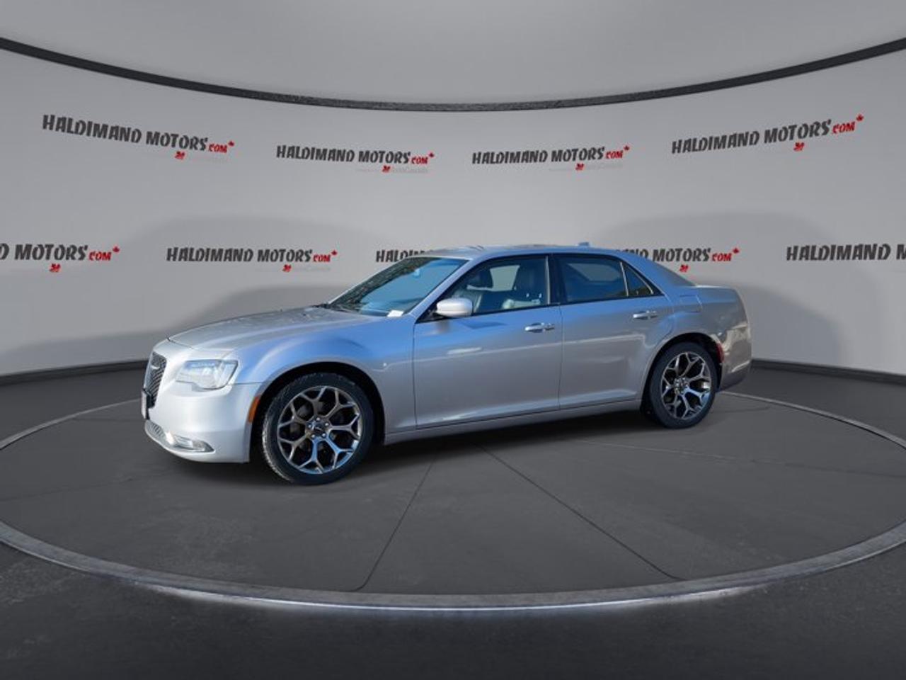 2018 Chrysler 300 300S | Leather Photo3