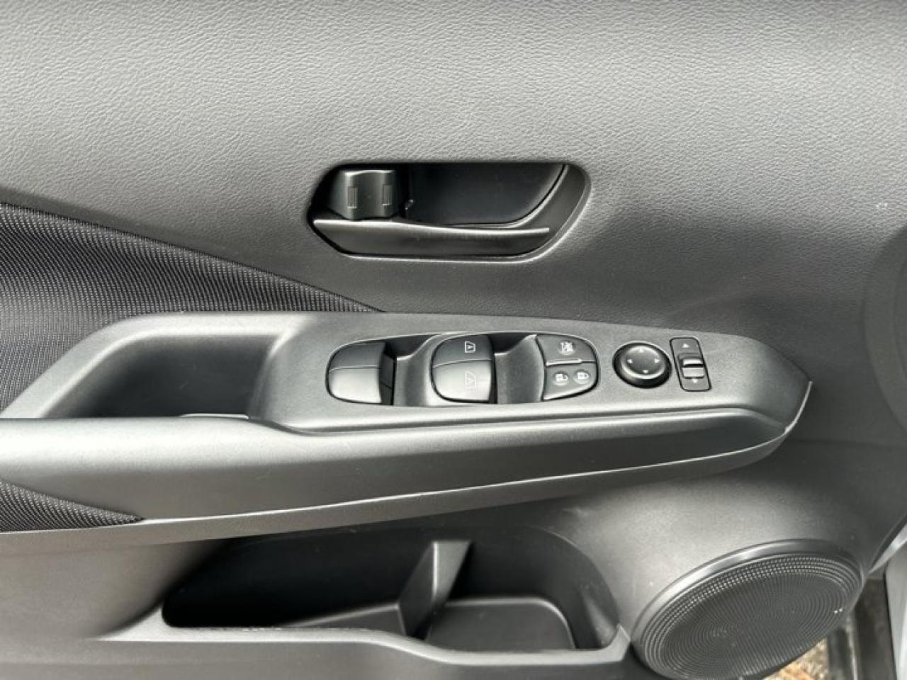 2024 Nissan Kicks S Photo