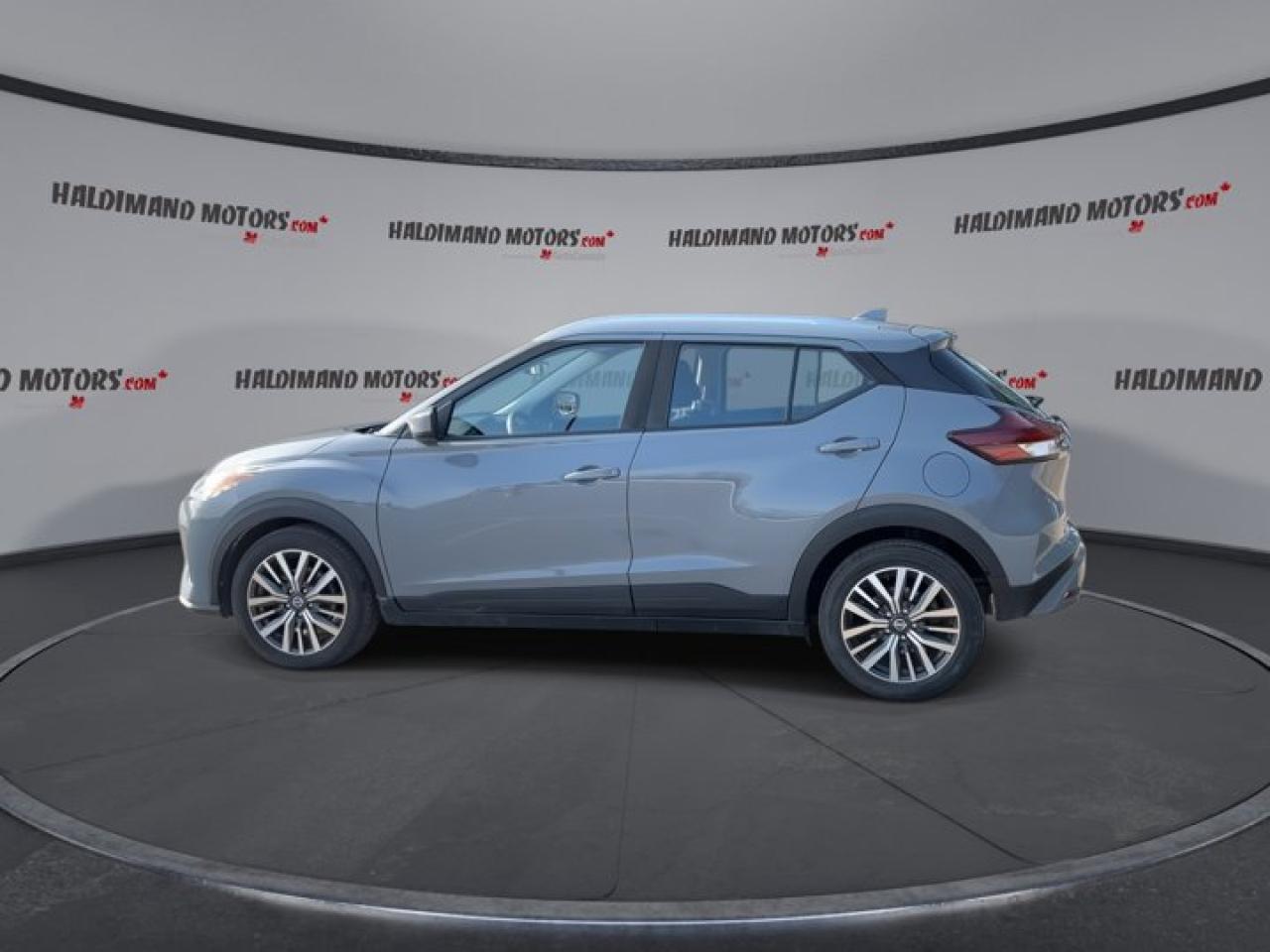 2021 Nissan Kicks SV Photo4