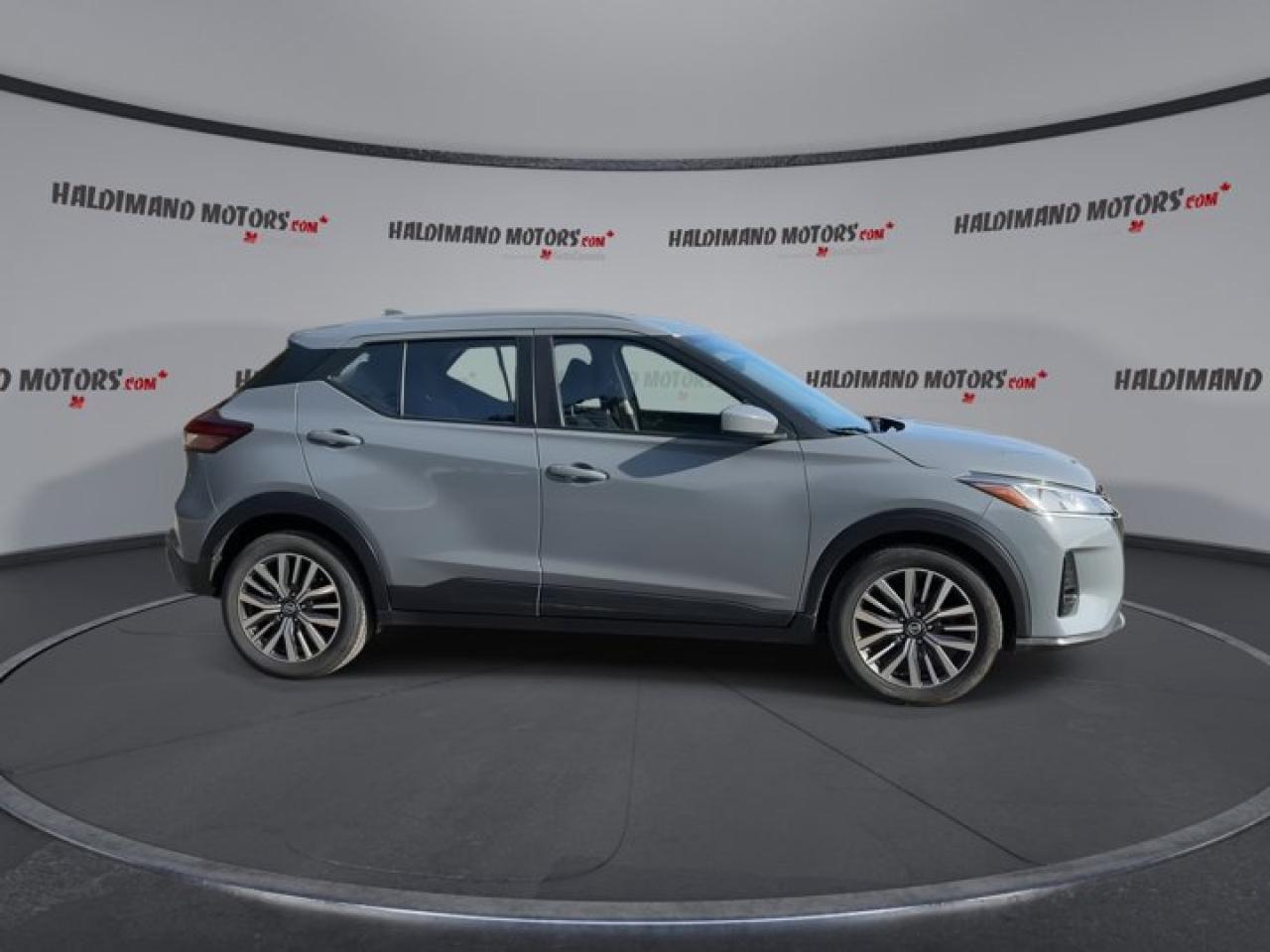 2021 Nissan Kicks SV Photo