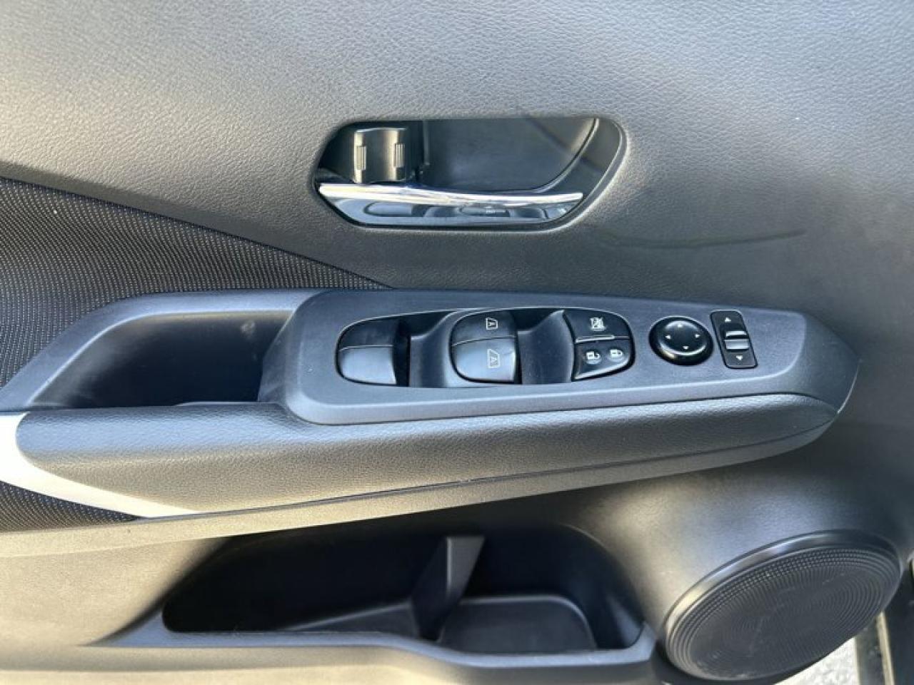 2021 Nissan Kicks SV Photo