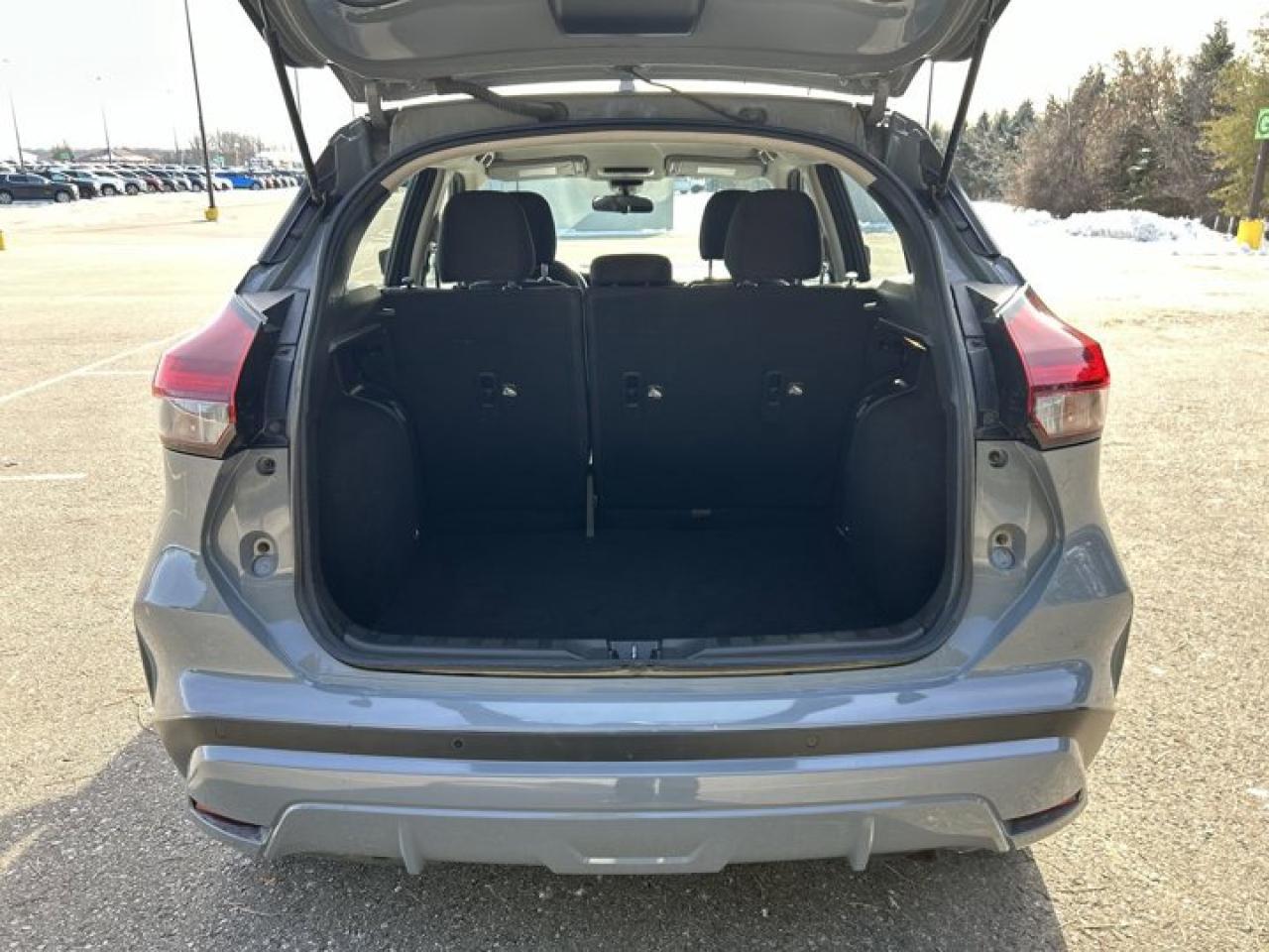 2021 Nissan Kicks SV Photo