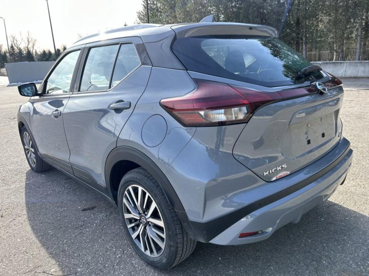 2021 Nissan Kicks SV Photo