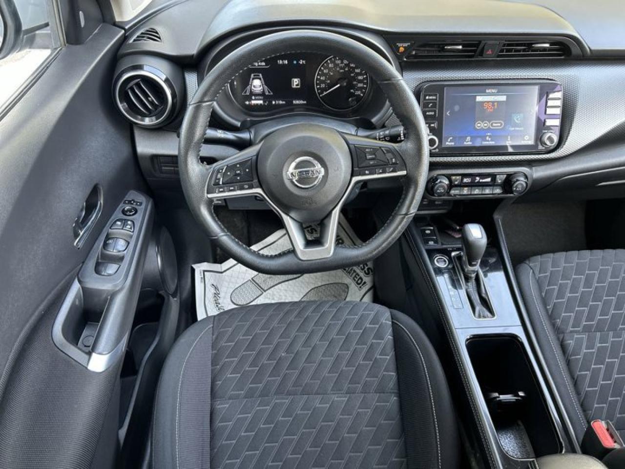 2021 Nissan Kicks SV Photo