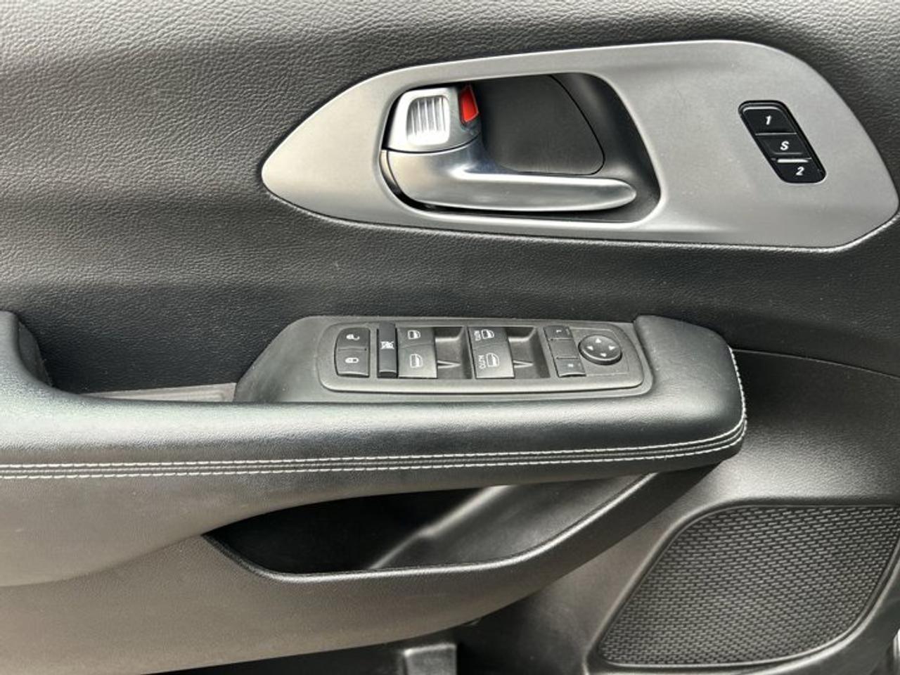 2022 Chrysler Pacifica Touring L | Panoramic Roof |  Leather Seats | Remote Start | Photo