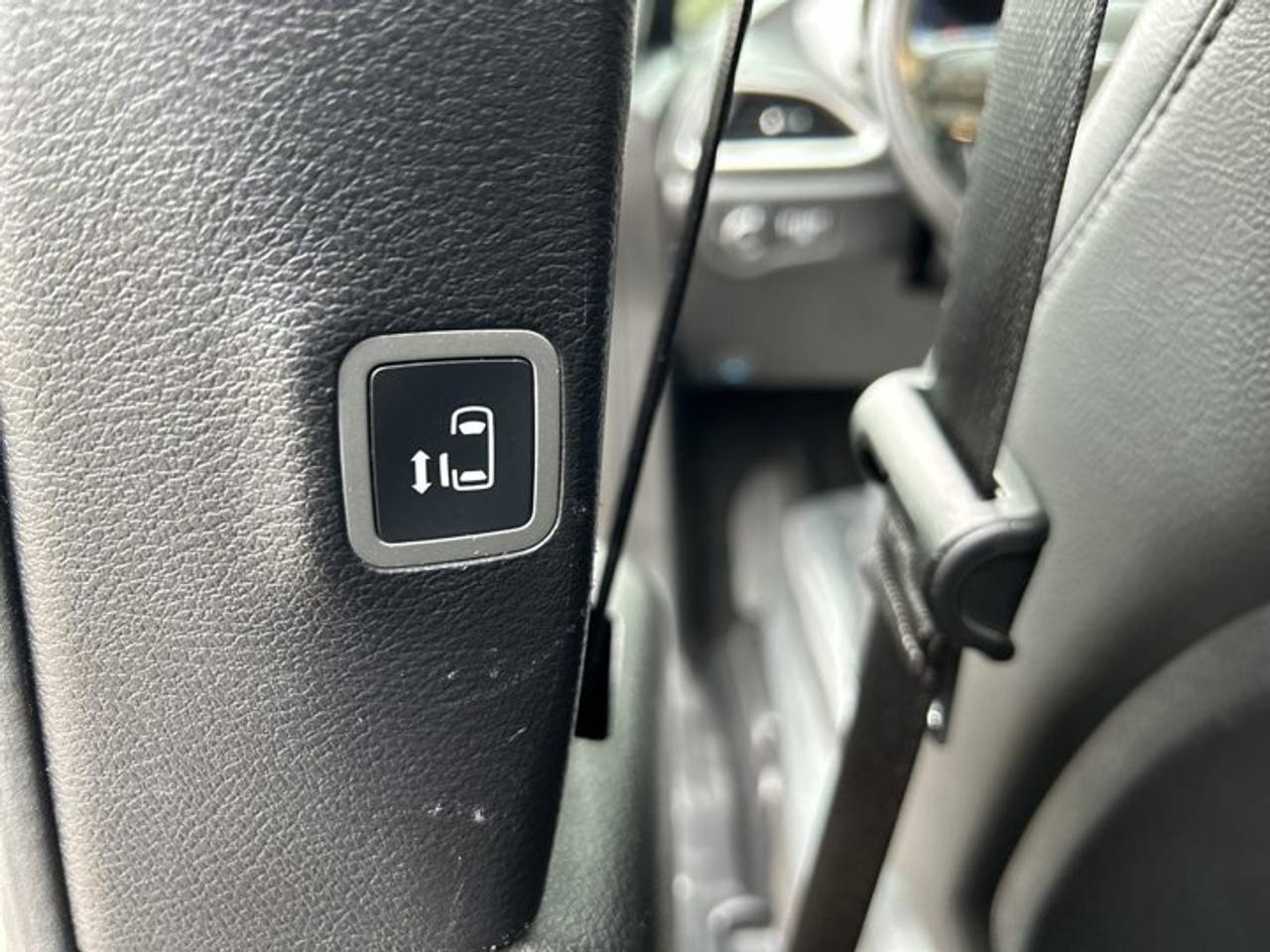 2022 Chrysler Pacifica Touring L | Panoramic Roof |  Leather Seats | Remote Start | Photo