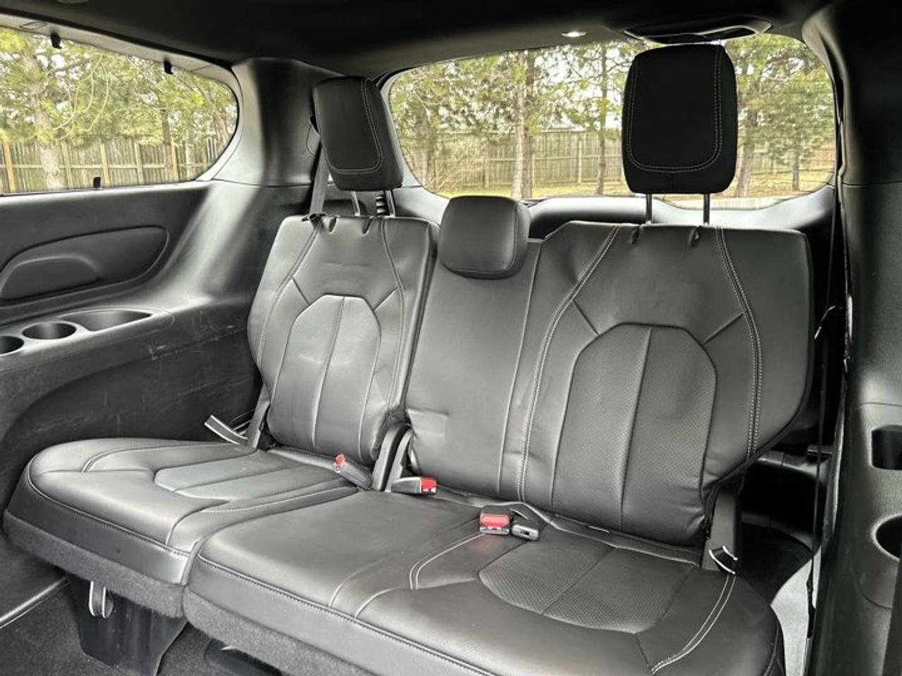 2022 Chrysler Pacifica Touring L | Panoramic Roof |  Leather Seats | Remote Start | Photo