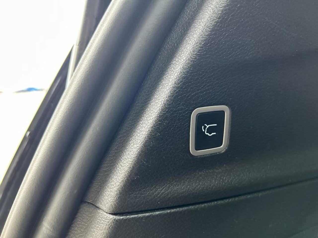 2022 Chrysler Pacifica Touring L | Panoramic Roof |  Leather Seats | Remote Start | Photo