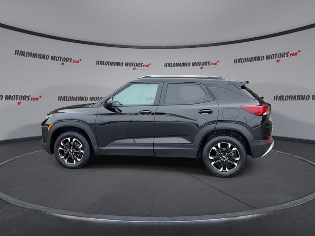 2023 Chevrolet TrailBlazer LT AWD | No accidents Photo